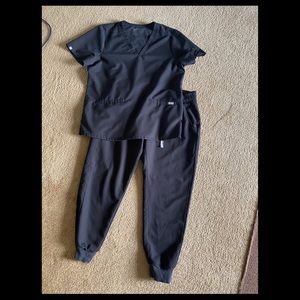 FIGS large jogger scrubs and V neck scrub top